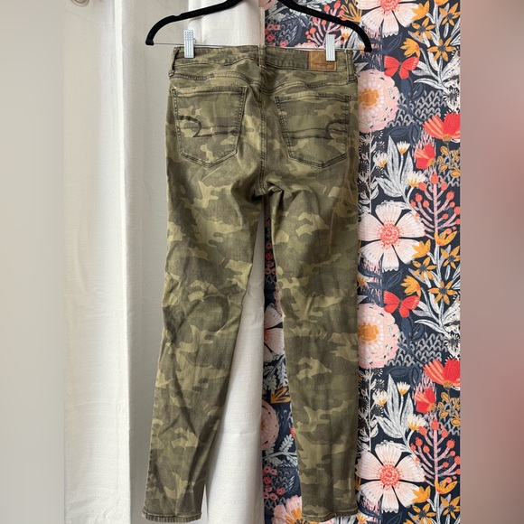 American Eagle Outfitters Camo Super Stretch Pants - Picture 2 of 5